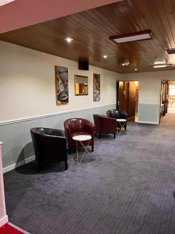 Beaufort Park Hotel Mold Exterior foto
